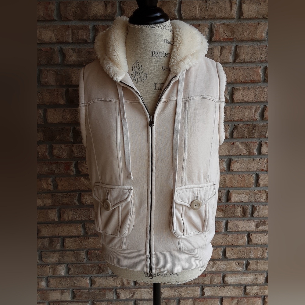 GAP Cream Zip-Up Sleeveless Hoodie